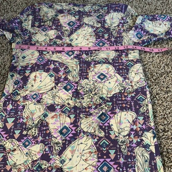 🎀 3/$20 Lularoe‎ women’s XXS Disney Princess Gigi tee - Picture 6 of 7